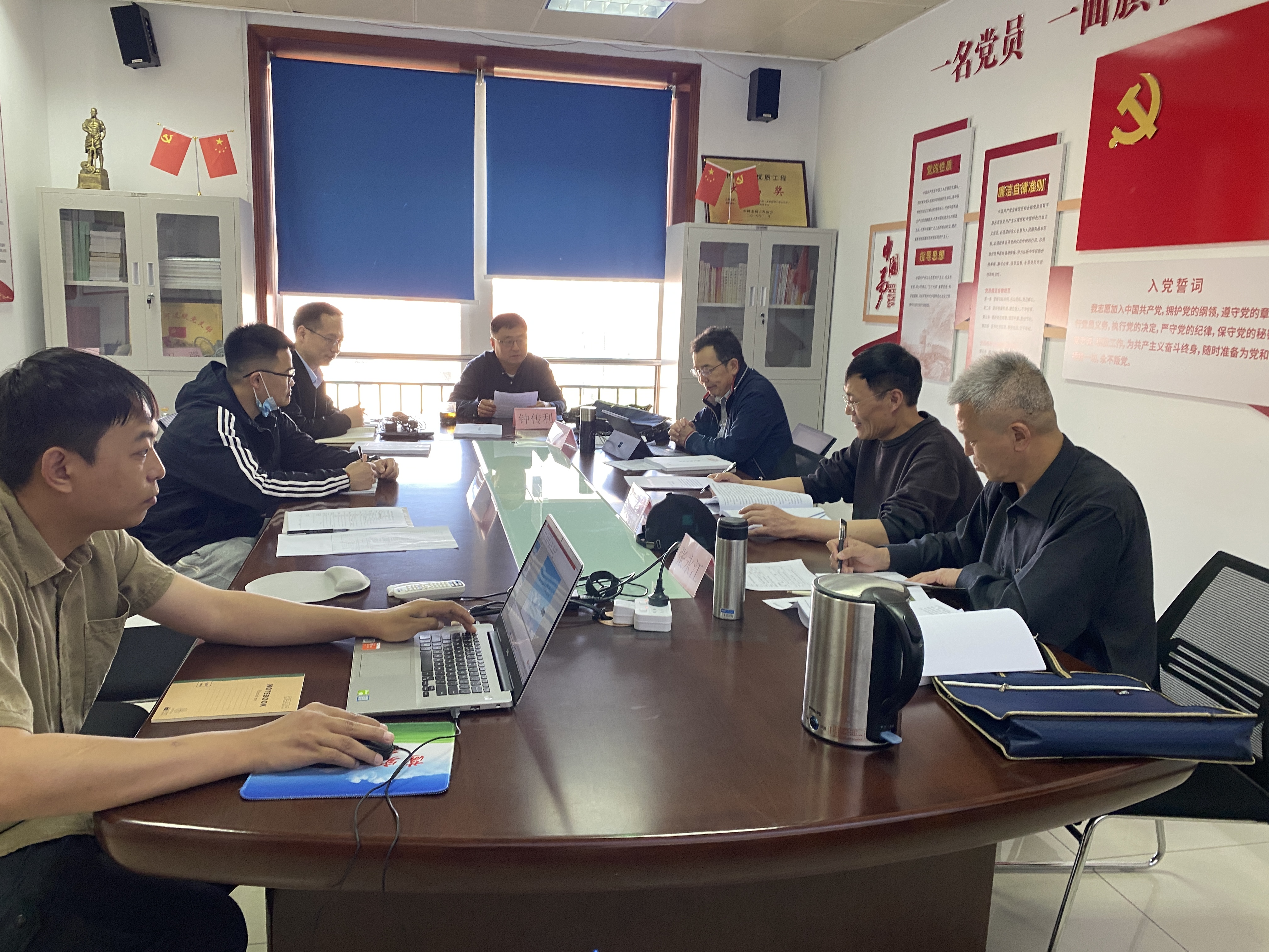 1e7b0d0d206e1c8d3009e63bba472d9.jpg 1e7b0d0d206e1c8d3009e63bba472d9.jpg